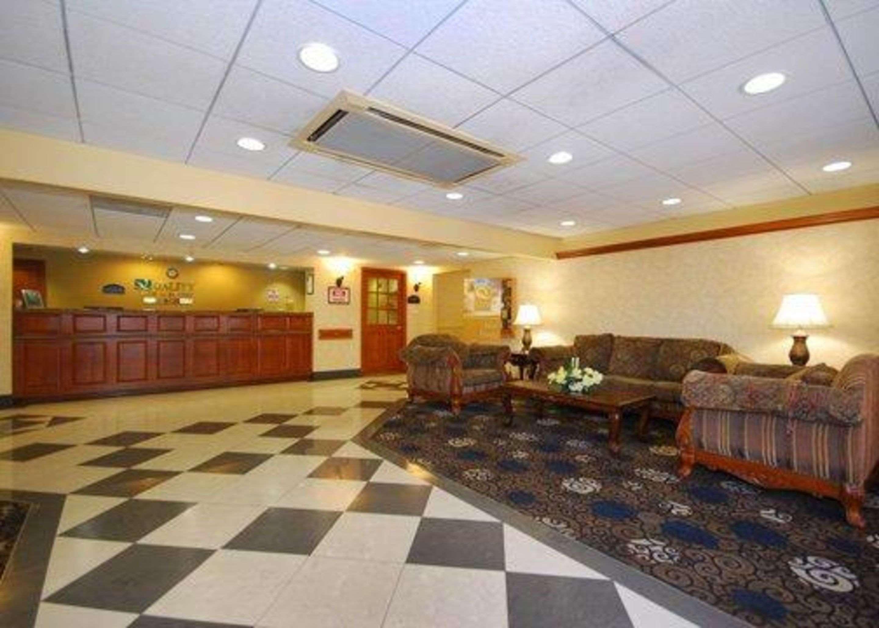 Quality Inn & Suites Bensalem Luaran gambar