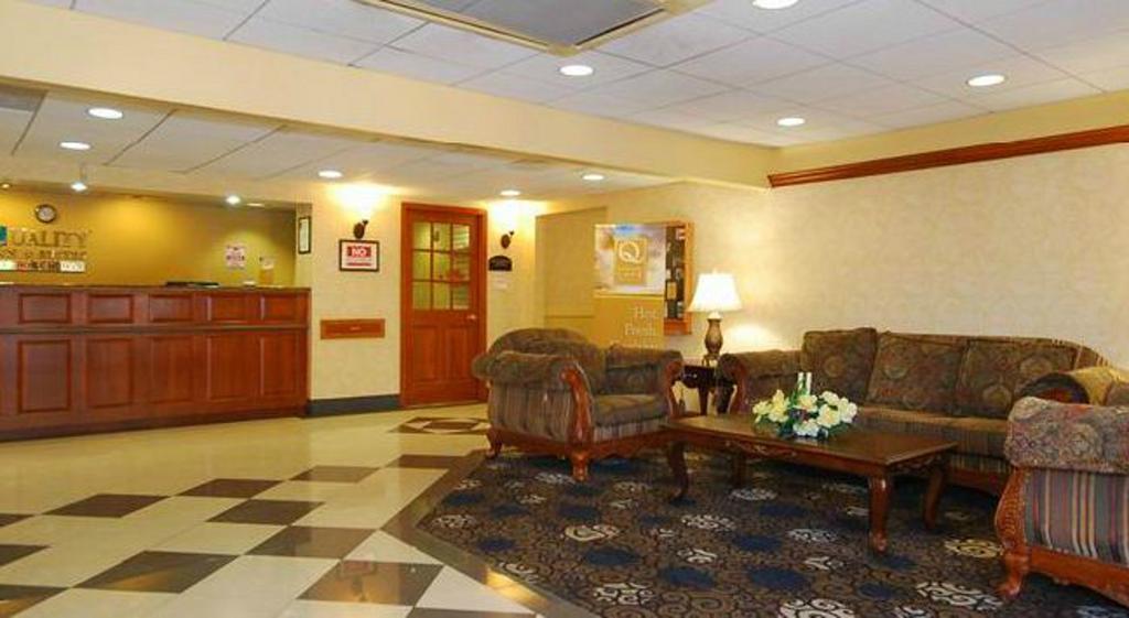 Quality Inn & Suites Bensalem Luaran gambar