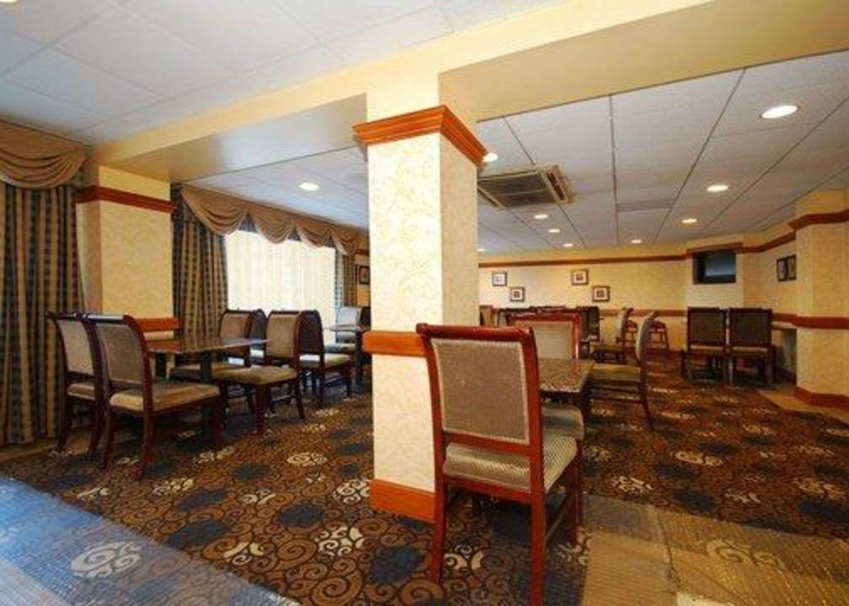 Quality Inn & Suites Bensalem Luaran gambar