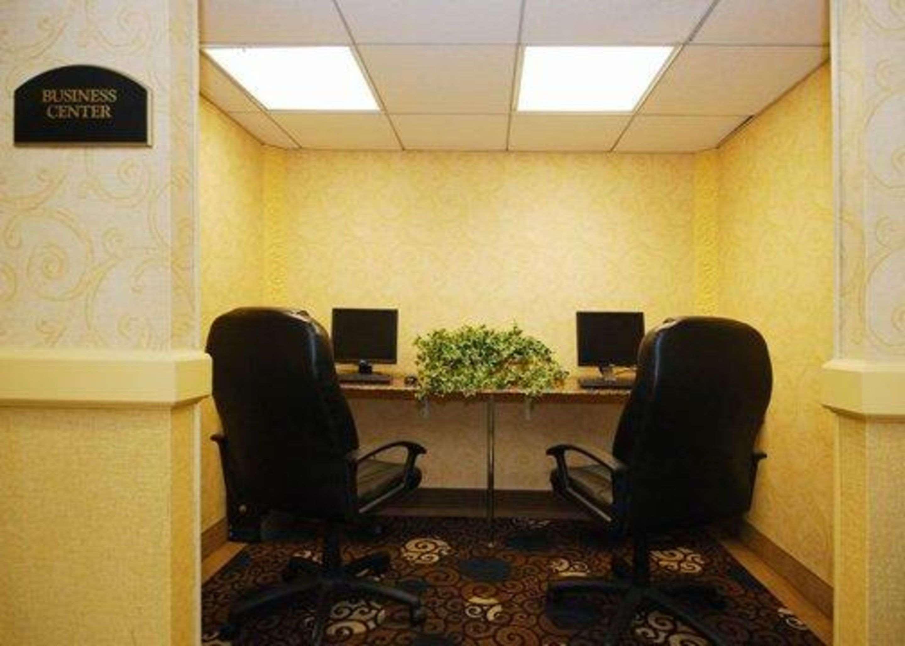 Quality Inn & Suites Bensalem Luaran gambar