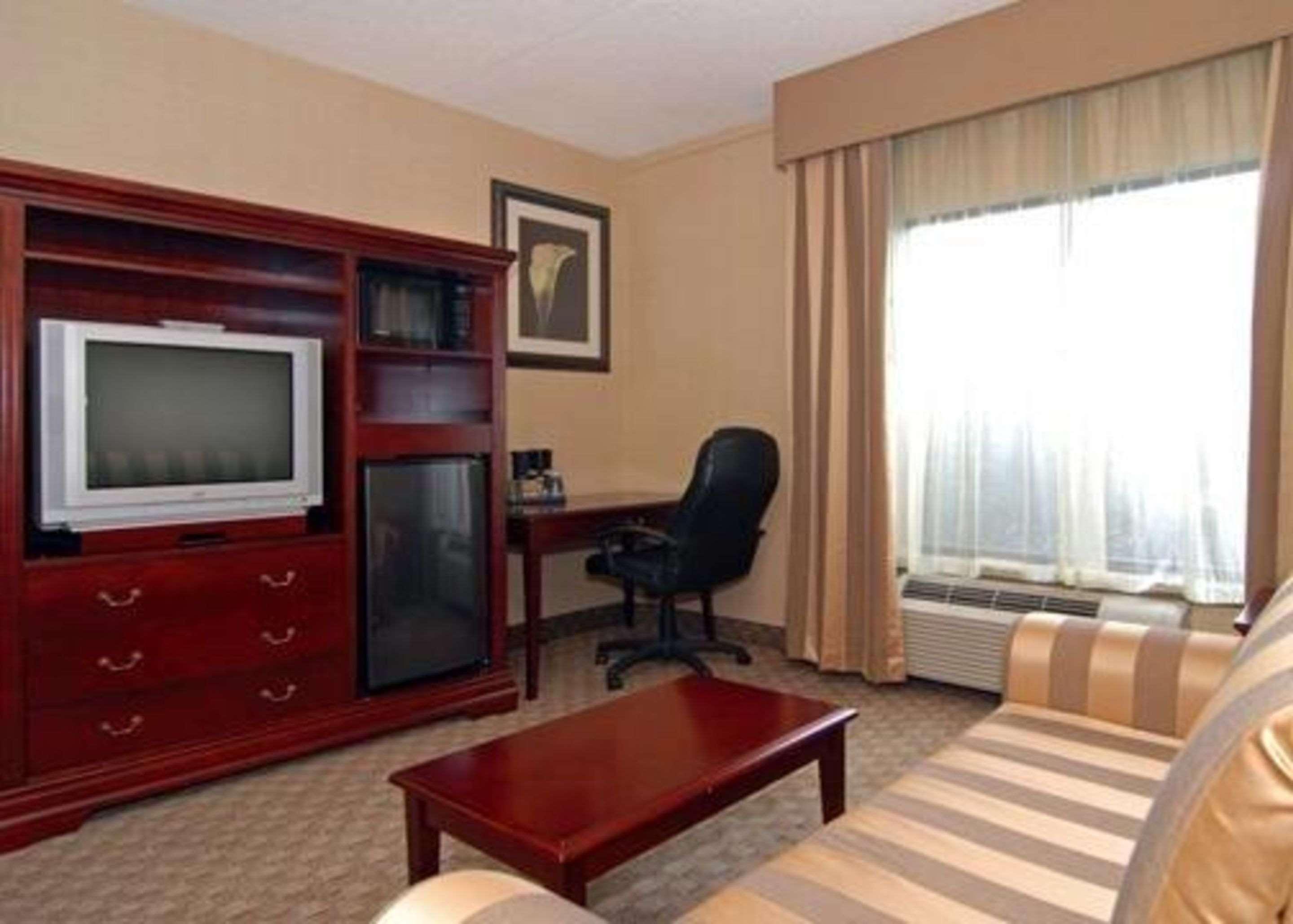 Quality Inn & Suites Bensalem Bilik gambar