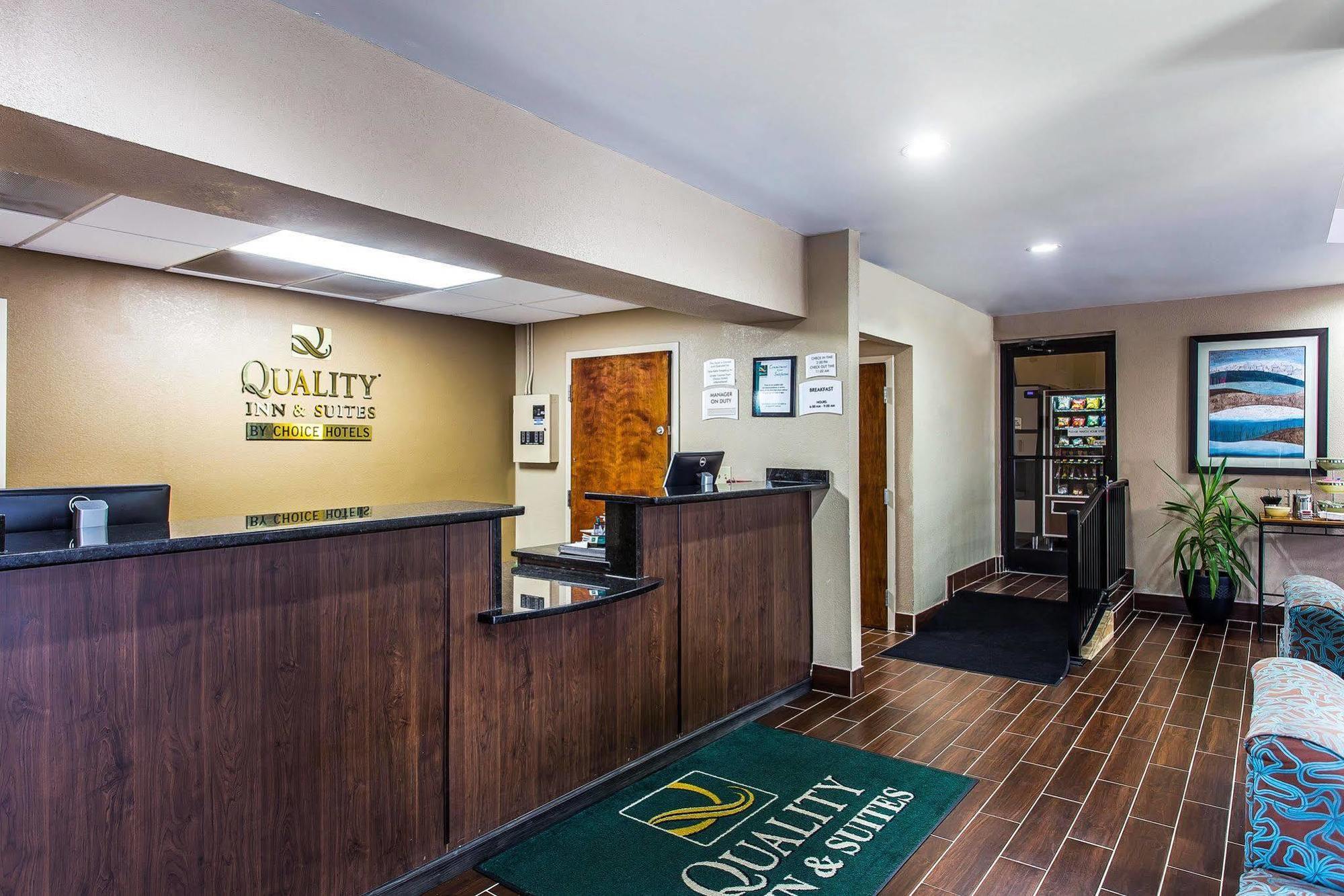 Quality Inn & Suites Bensalem Luaran gambar