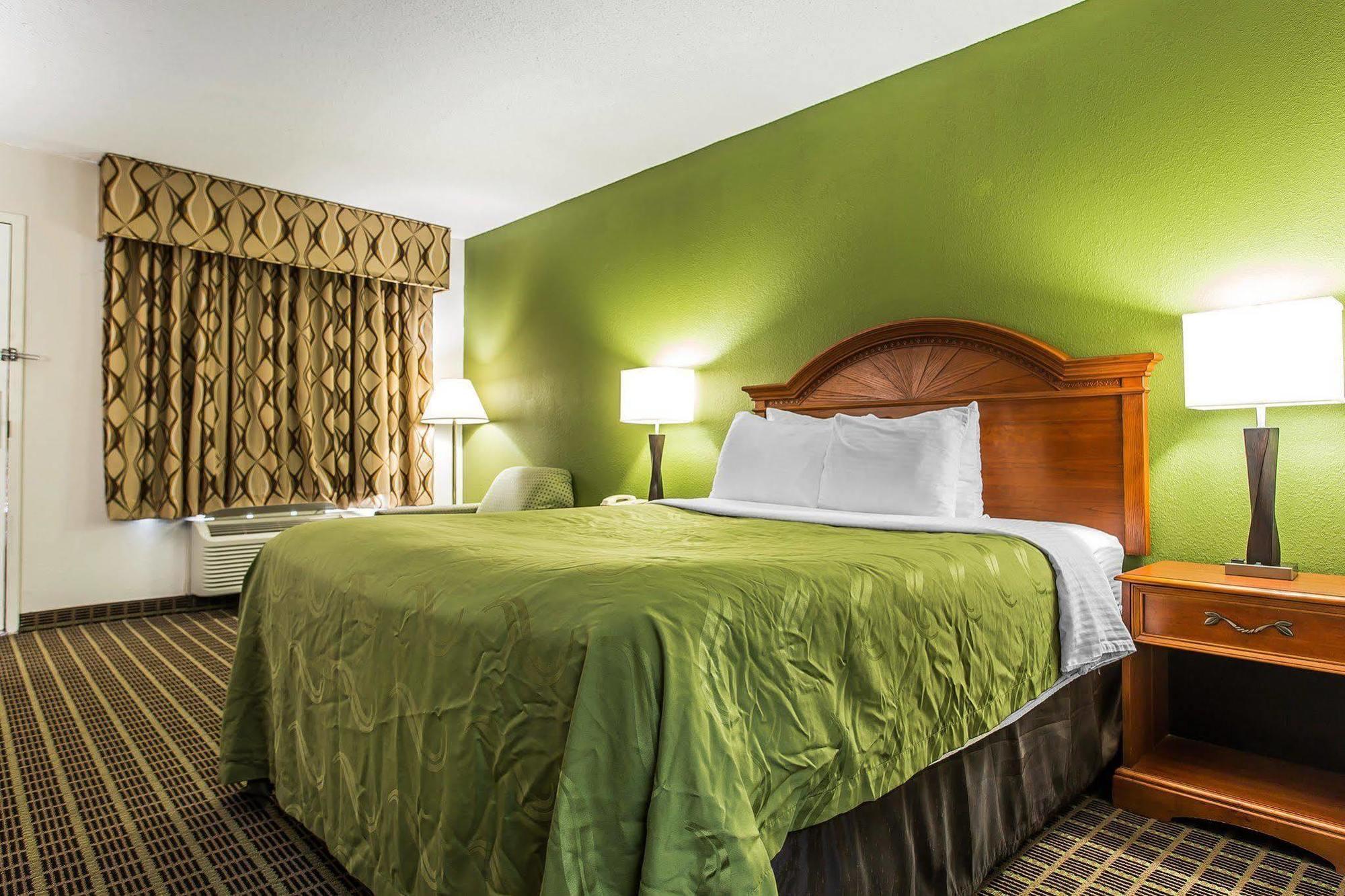 Quality Inn & Suites Bensalem Luaran gambar