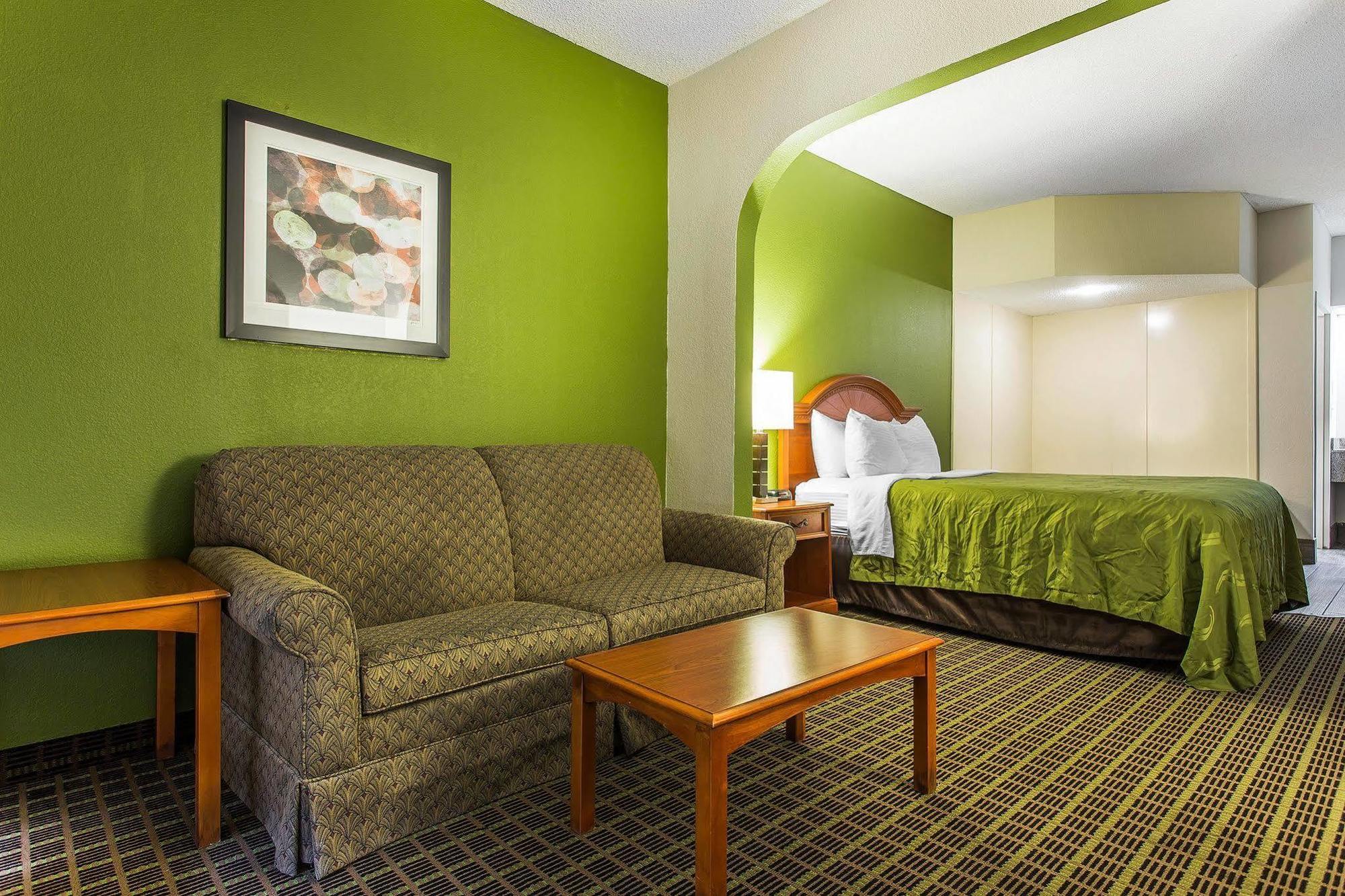 Quality Inn & Suites Bensalem Luaran gambar