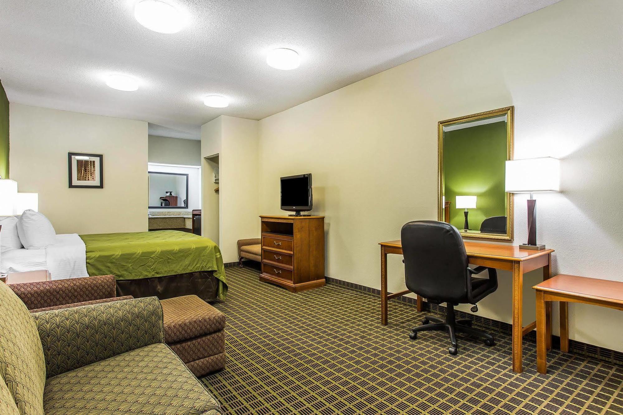 Quality Inn & Suites Bensalem Luaran gambar